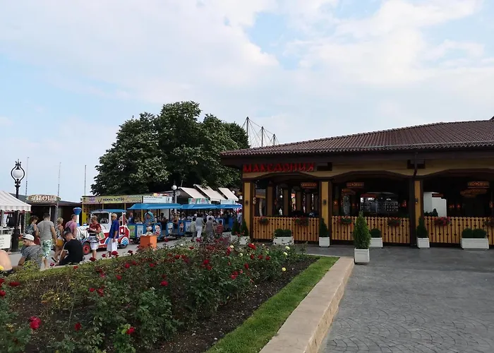 Europroperties Zlatna Kotva Апартаменти *