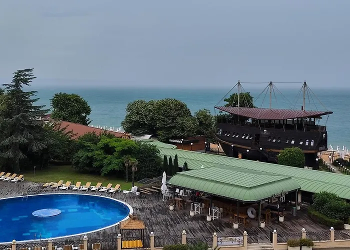 Europroperties Zlatna Kotva Апартаменти *