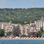 Europroperties Zlatna Kotva アパート *